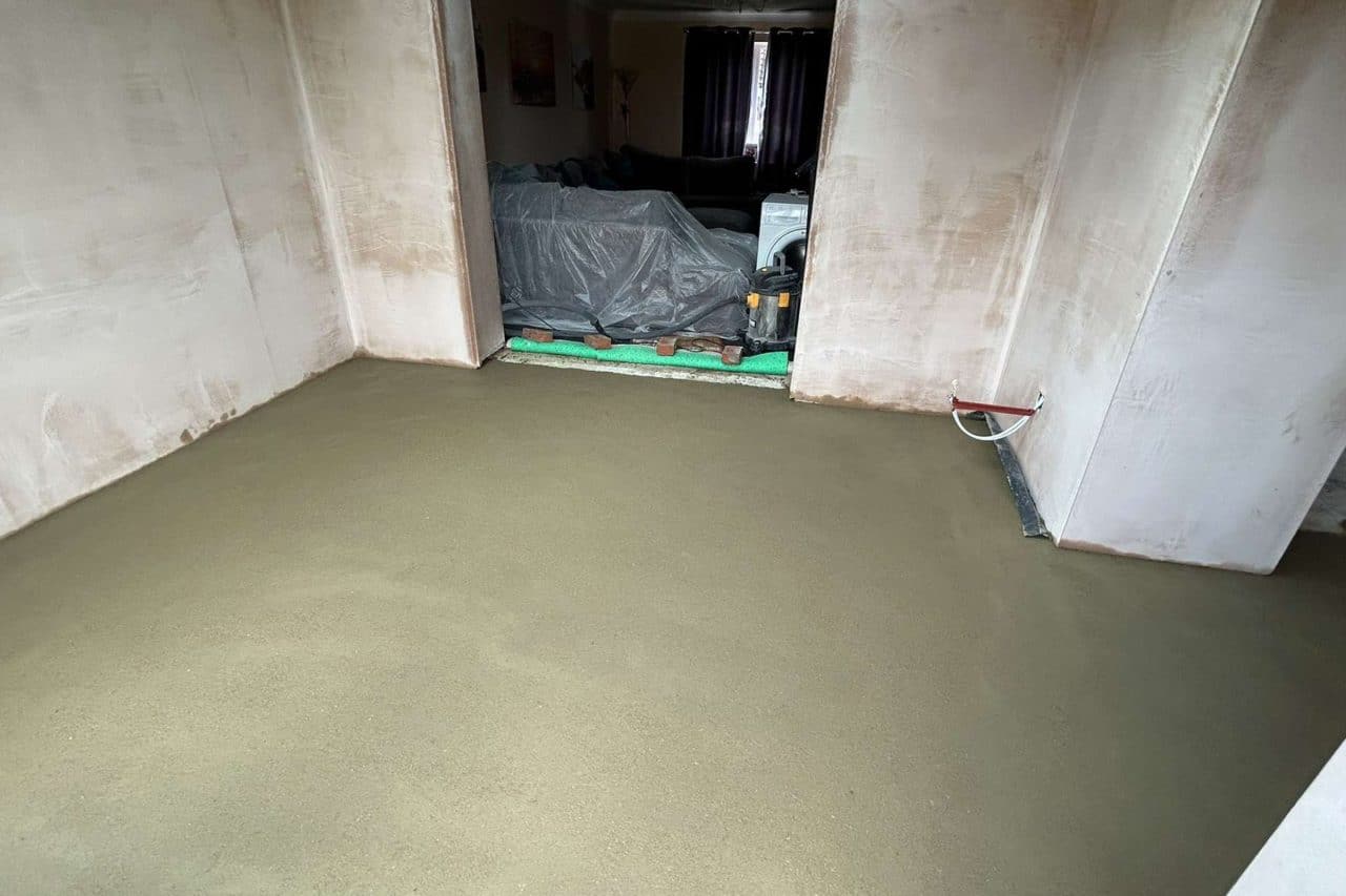 loor screeding Earith Business Park