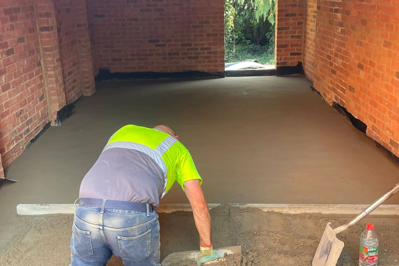 Floor screeding Marston Moretaine