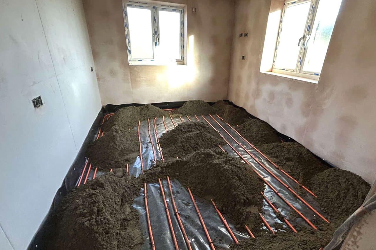 Floor screeding Stanwick