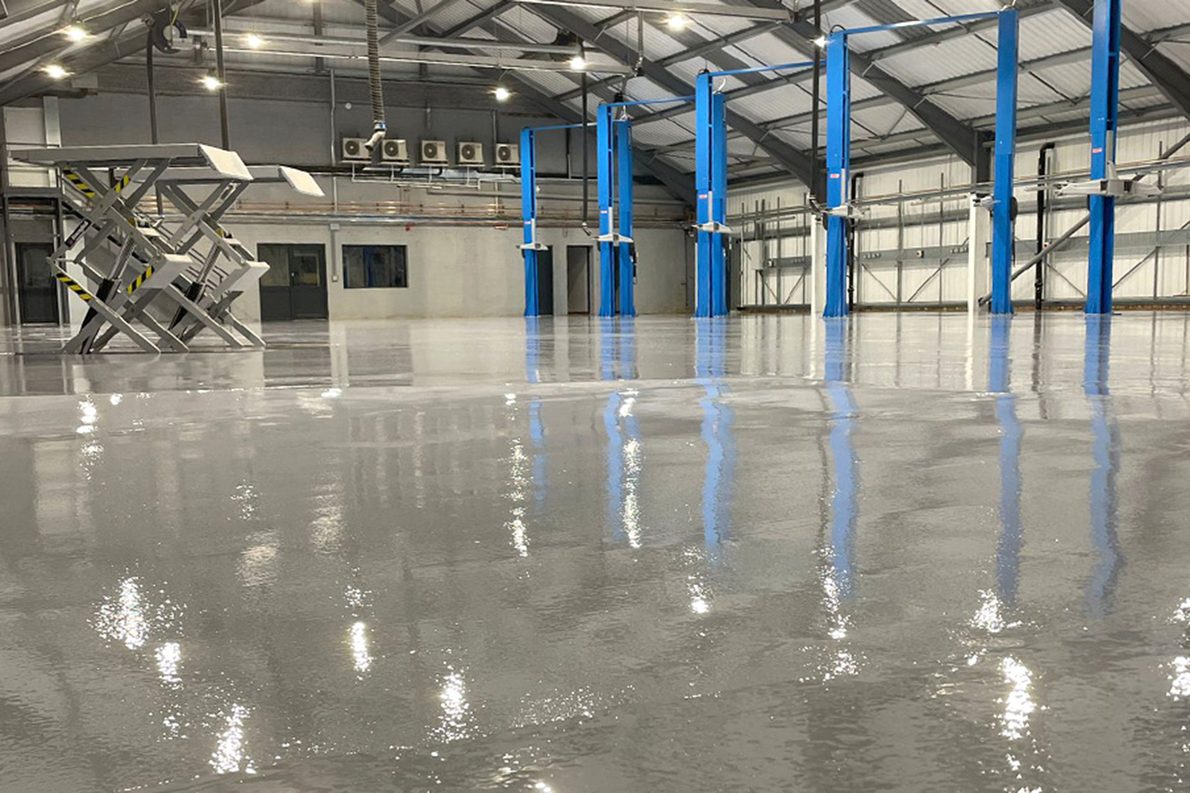 resin_flooring_contractor Graphic depicting the complete Underfloor heating package. Supply materials, UFH installation, floor screed and boiler install