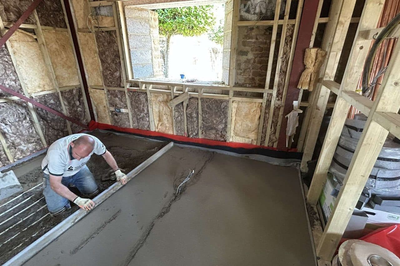Underfloor heating screed at a new build property in Banbury